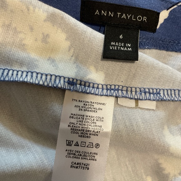Ann Taylor Wrap Dress Size6 BlueWhite Floral Print Capsule Classic Timeless - Picture 11 of 12